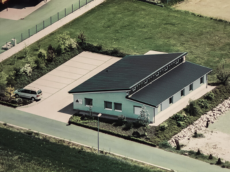 AGENDIS GmbH - Bürogebäude in Hollfeld - 2000